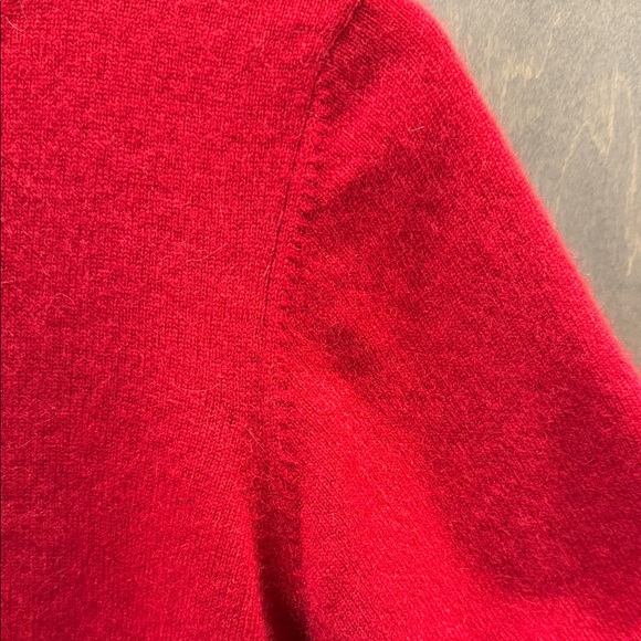 Vintage Sutton Studio Bloomingdale’s Red Short Sleeve Cashmere Top - Picture 5 of 5